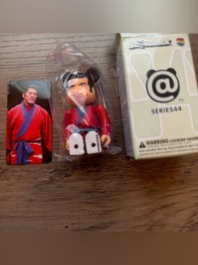 Bearbrick Series 44 Antonio Inoki Artist secret Medicom 100% bear sealed